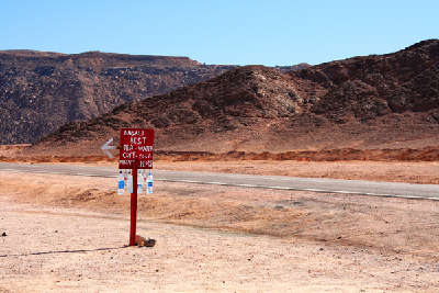 IMG_4493.jpg Для начала отправились в Цветной Каньон. Дорога была пустынна и безлюдна.