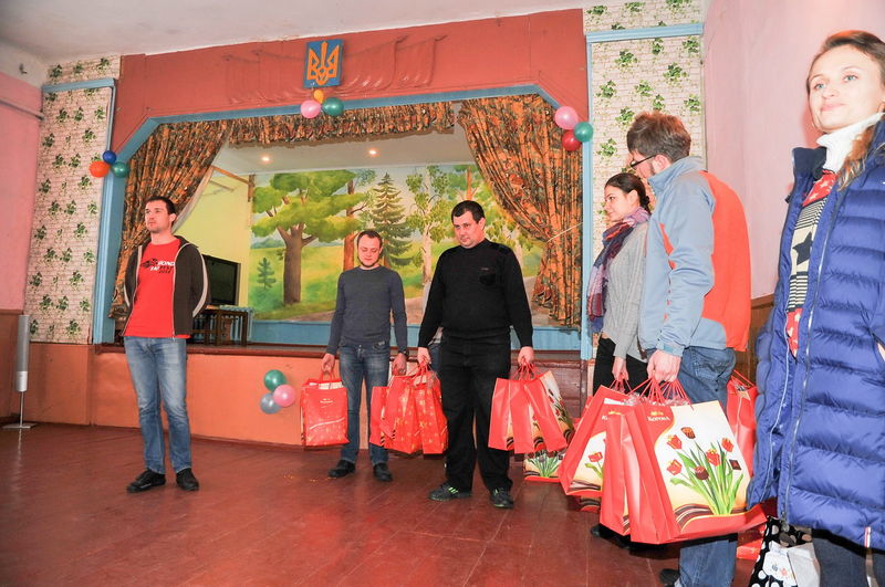 Подорож до дитбудинку Червоний Хутір 13 грудня 2014 на день св. Миколая