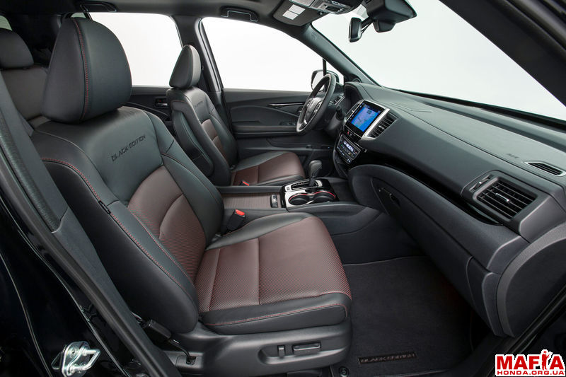 2017-Honda-Ridgeline-front-interior-seats